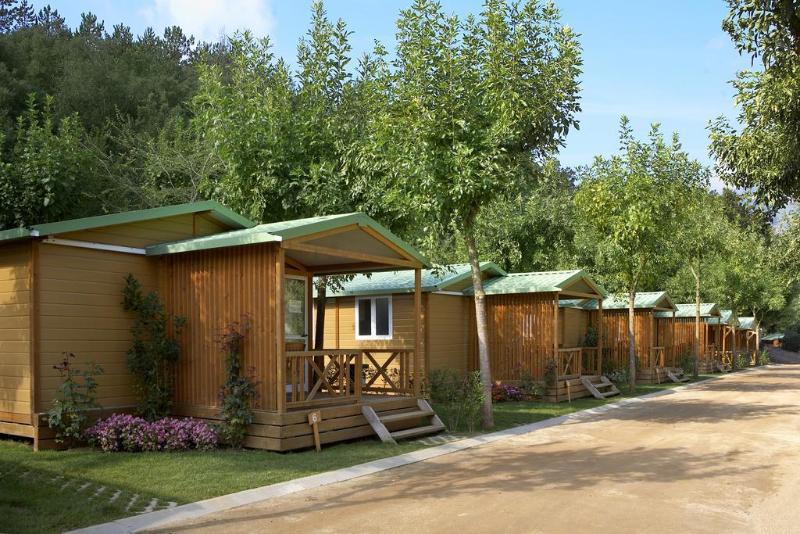 Bassegoda Park Albanya Ngoại thất bức ảnh